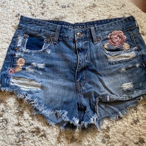 American Eagle shorts with floral embroidery